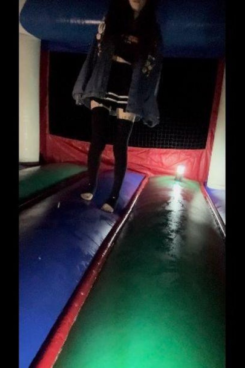 Bounce House - Screenshot 1 of 4 - Adorable