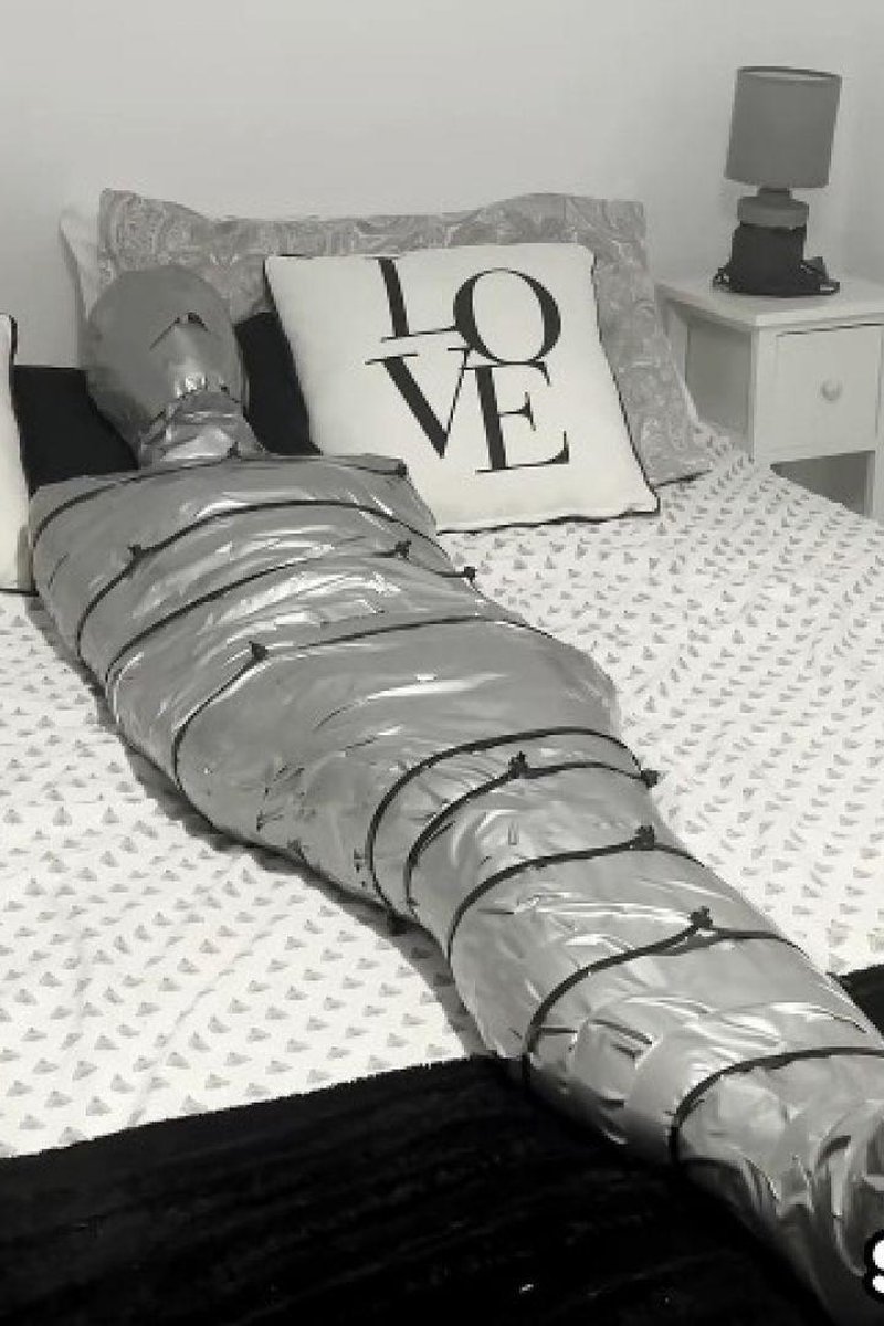 Fully Mummified - Screenshot 1 of 4 - BDSM