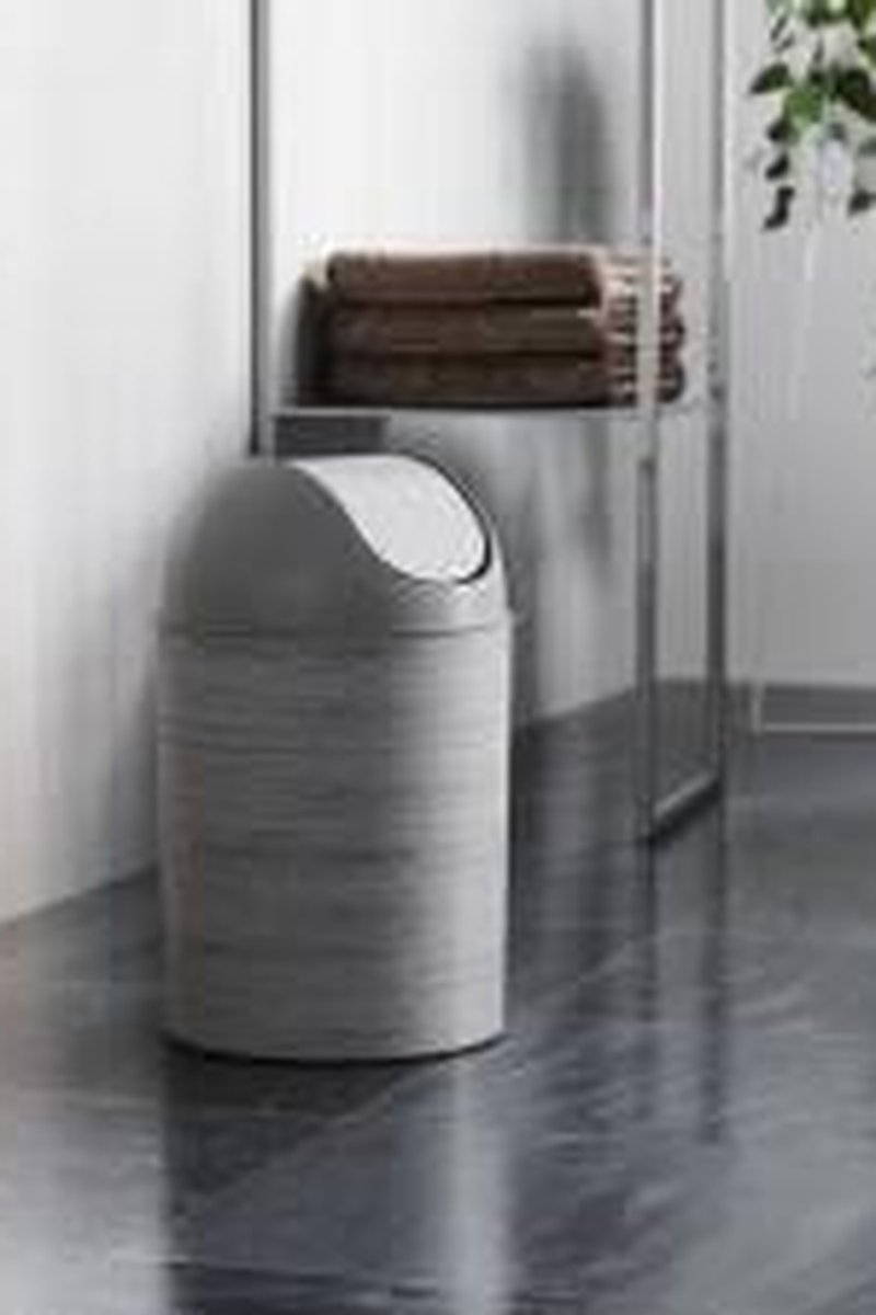 Bathroom Trash - Screenshot 1 of 4 - Bathroom