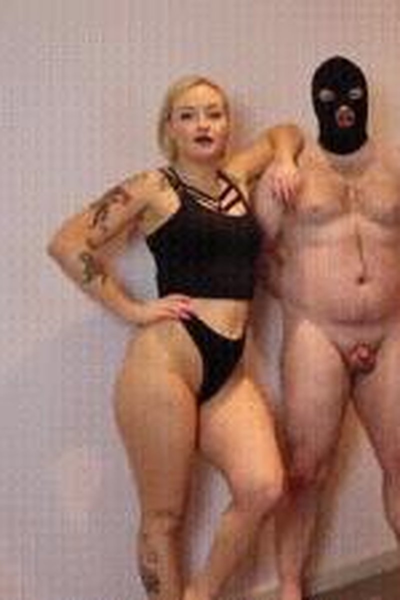Using Our Punchbag Ballbusting - Screenshot 1 of 4 - Belly Fetish