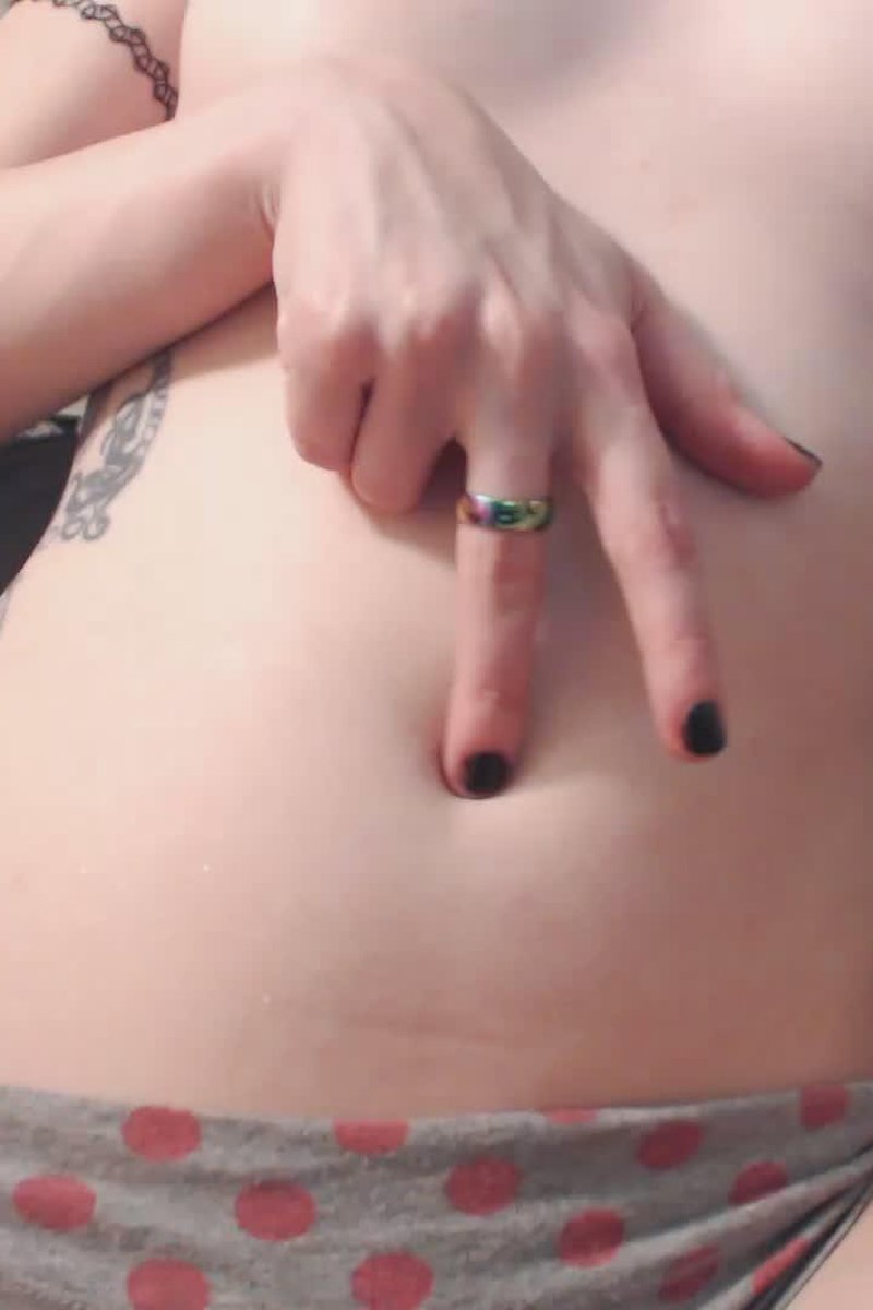 Belly Button Fingering - Screenshot 1 of 4 - Belly Fetish