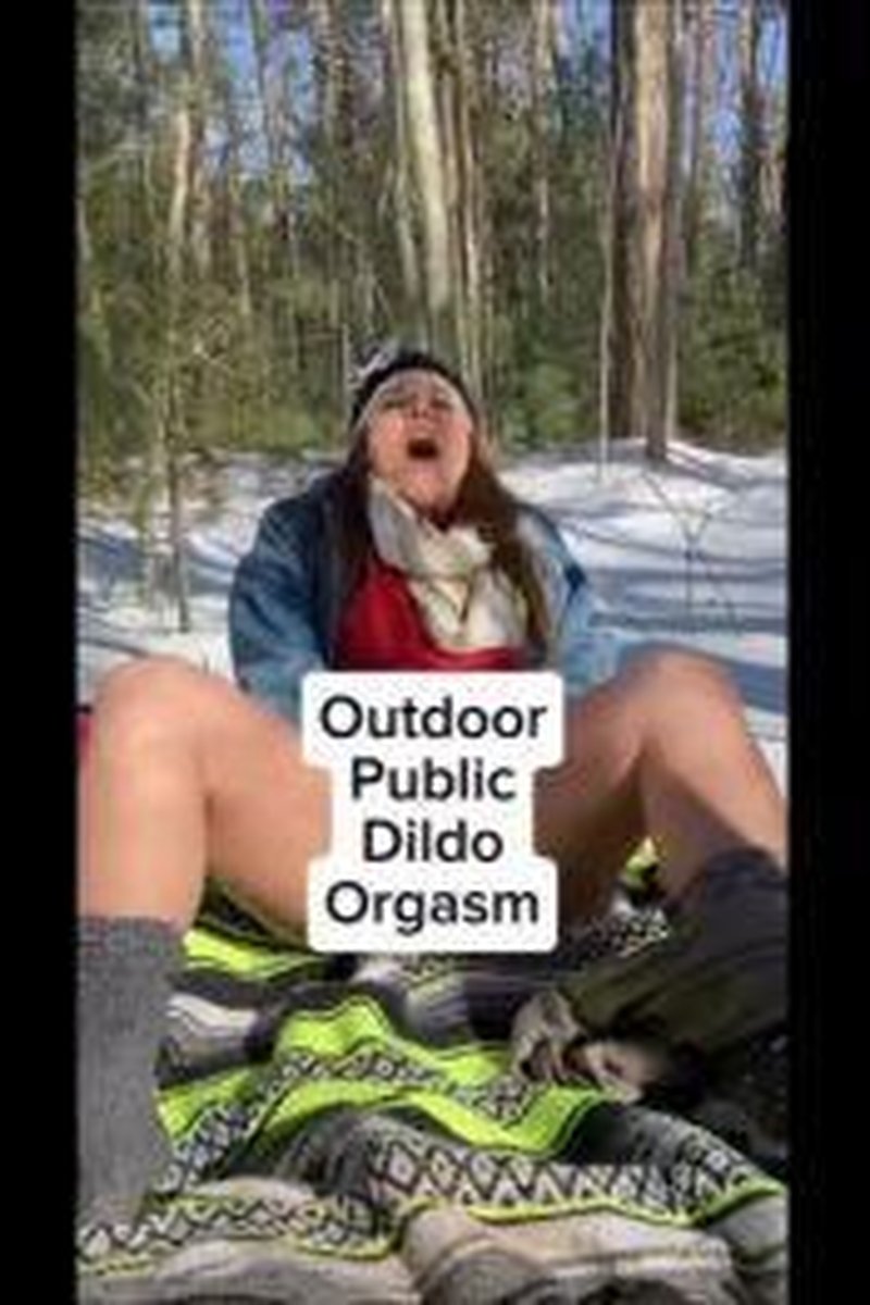 Public Orgasm - Screenshot 1 of 4 - Dildoinpussy