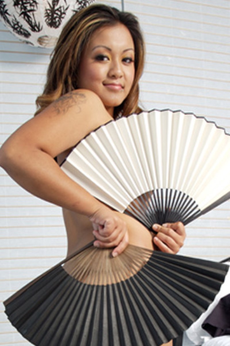 Leilani - Screenshot 1 of 4 - Asian