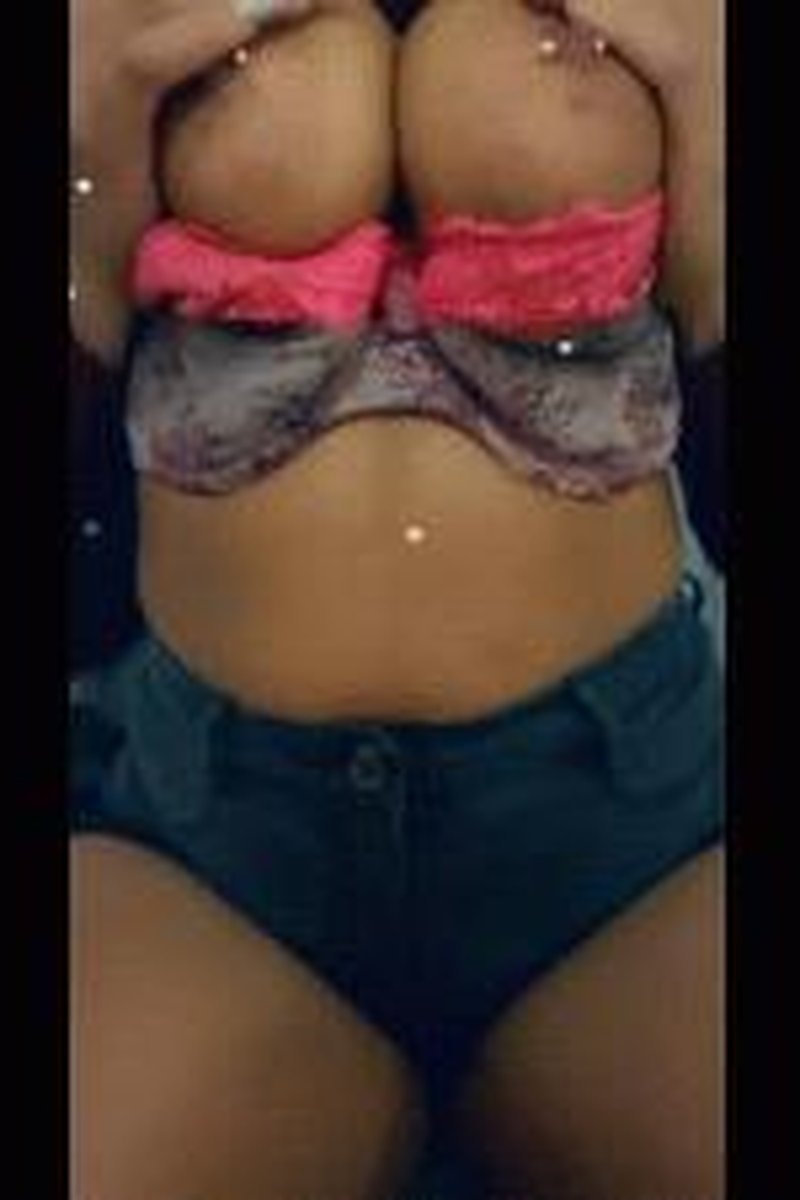 Titty Grab - Screenshot 1 of 4 - Big Tits
