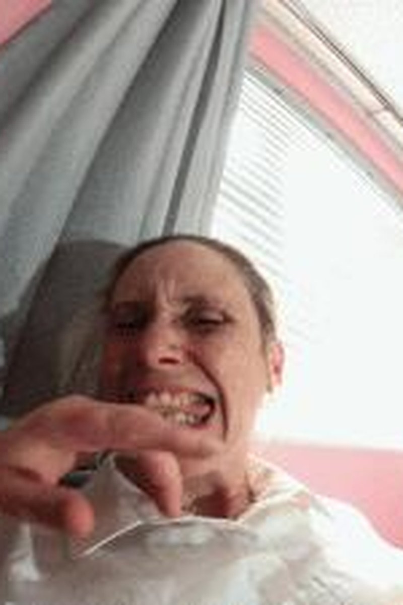 Nasty Biting Danielle - Screenshot 1 of 4 - Chewing