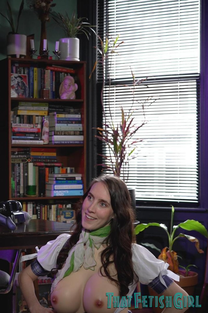 Remote Controlled Stepdaughter 3 - Screenshot 1 of 4 - BDSM