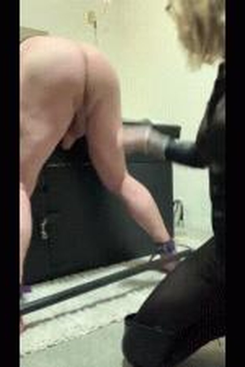 Ballbusting - Screenshot 1 of 4 - Miss Shannon