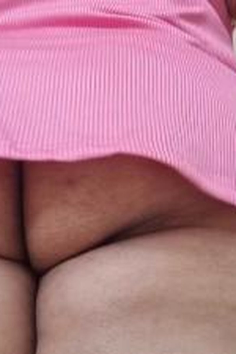 Phat Ass Underskirt - Screenshot 1 of 4 - Anal Winking
