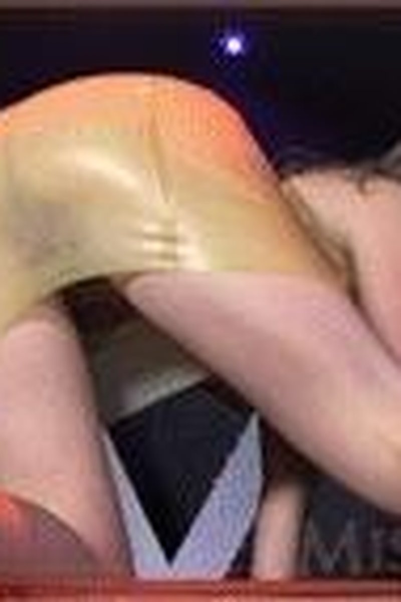 Seduced - Screenshot 1 of 4 - Domination