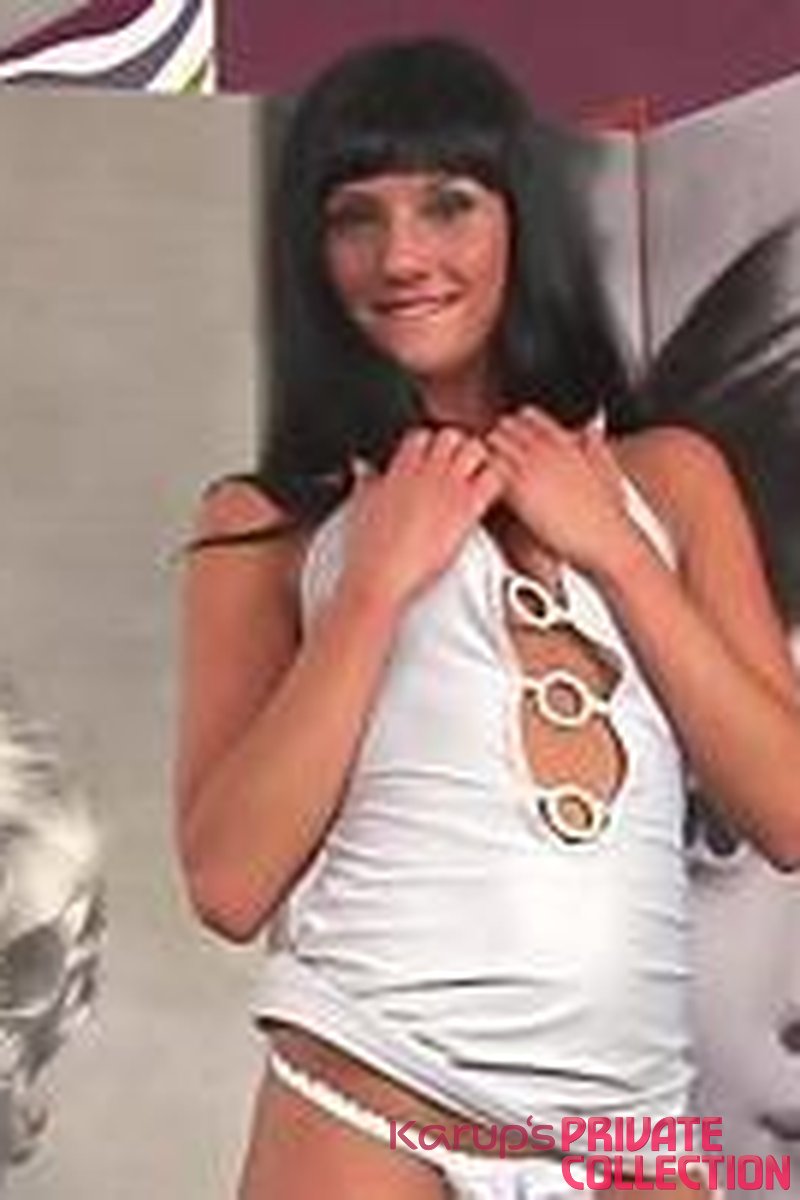 Sarah - Screenshot 1 of 4 - Sarah Diamond