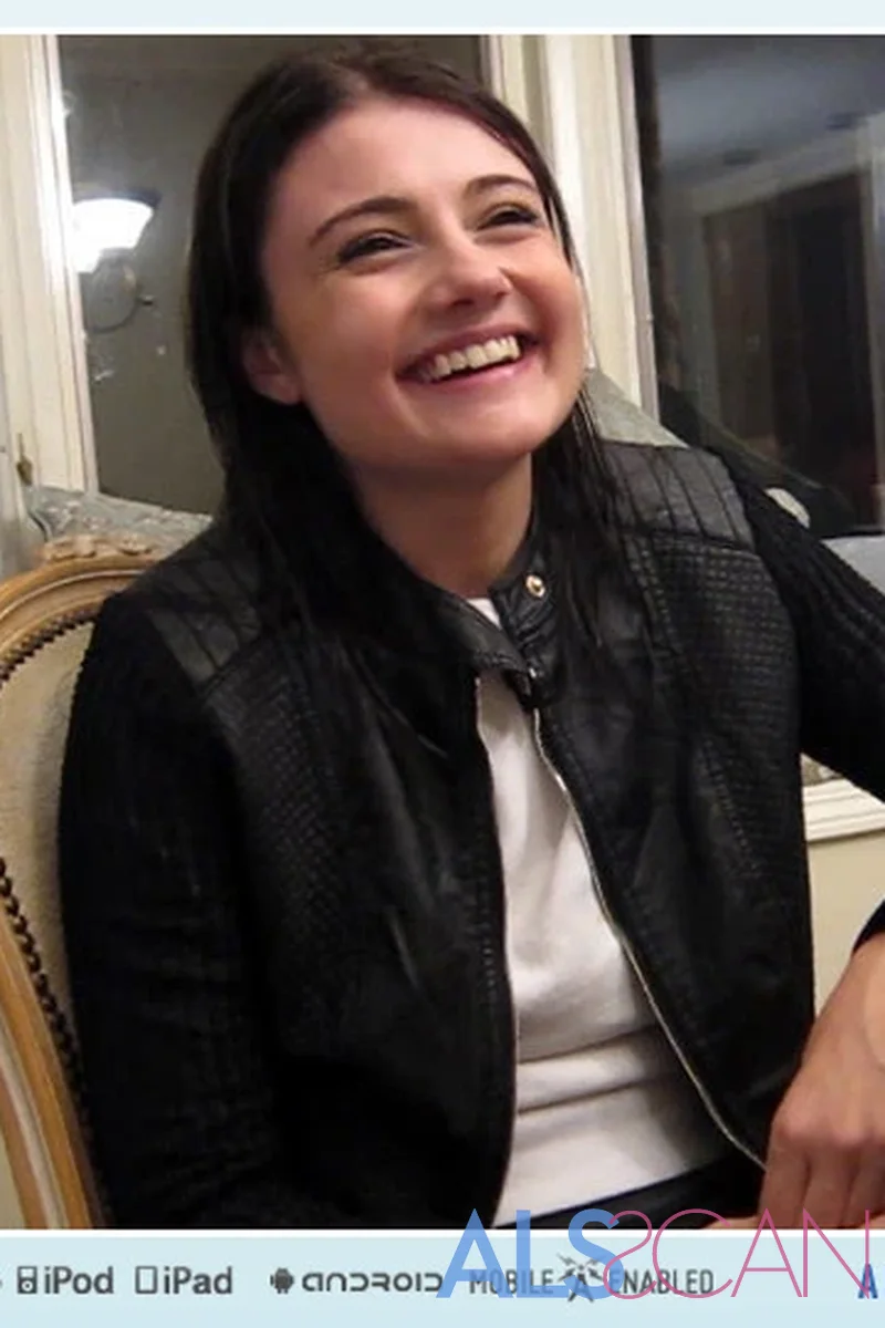 Interview - Screenshot 1 of 4 - Behind The Scenes