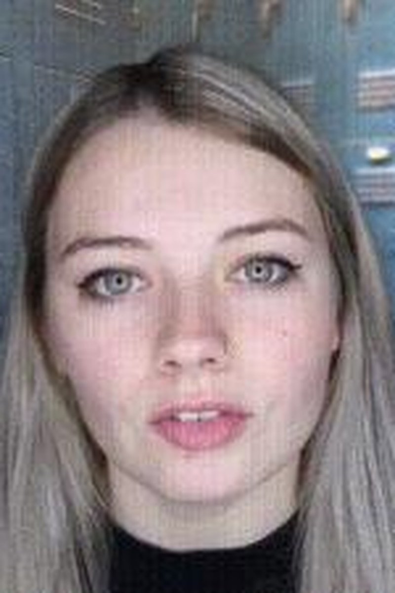 Tiny Body Slave - Screenshot 1 of 4 - Barefoot