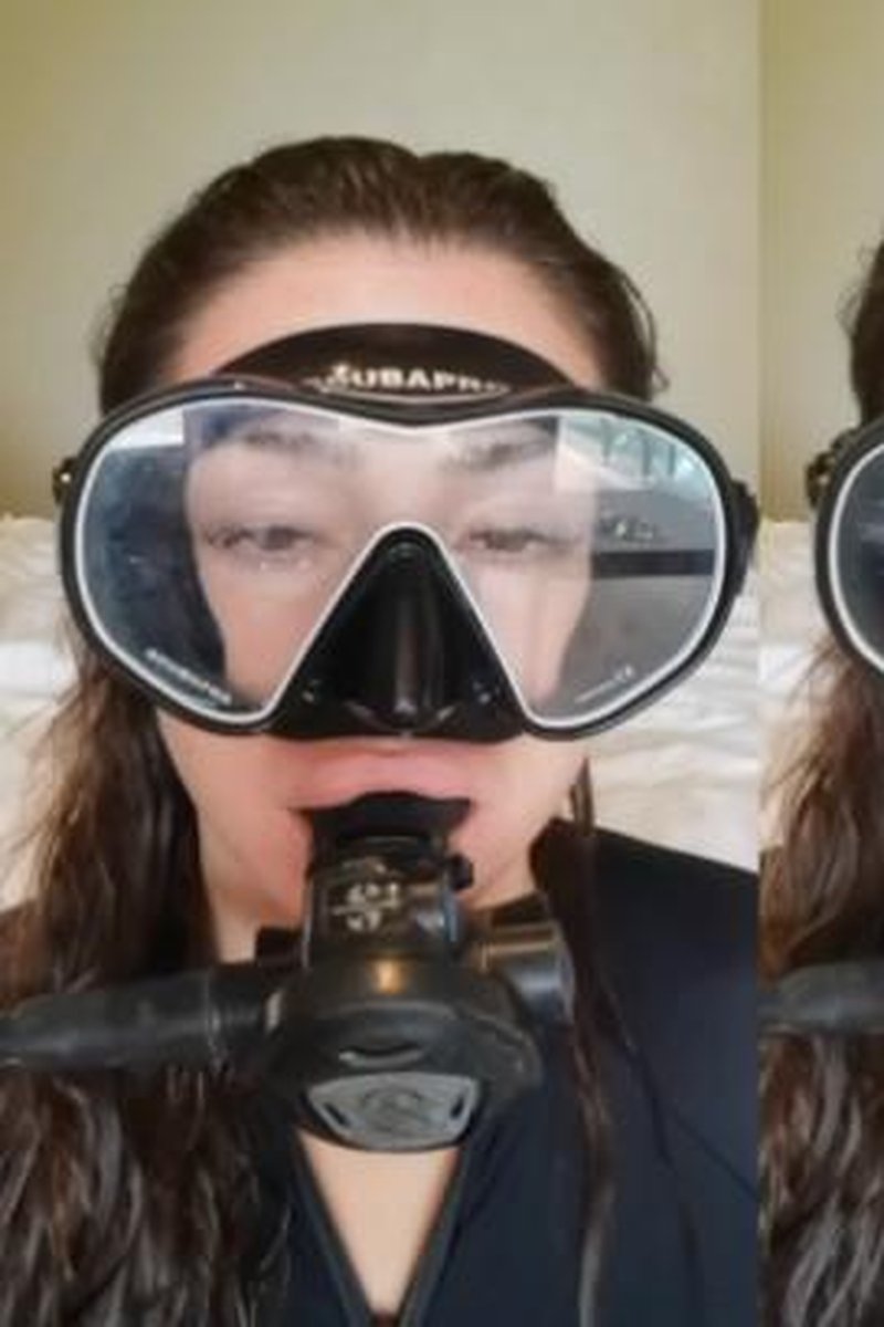 Scuba Diver Masturbation Breathing W. Regulator Mask - Screenshot 1 of 4 - Asphyxiation