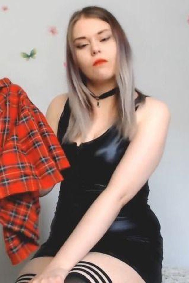 Femdom Imposed Crossdress Blackmail - Screenshot 1 of 4 - BDSM