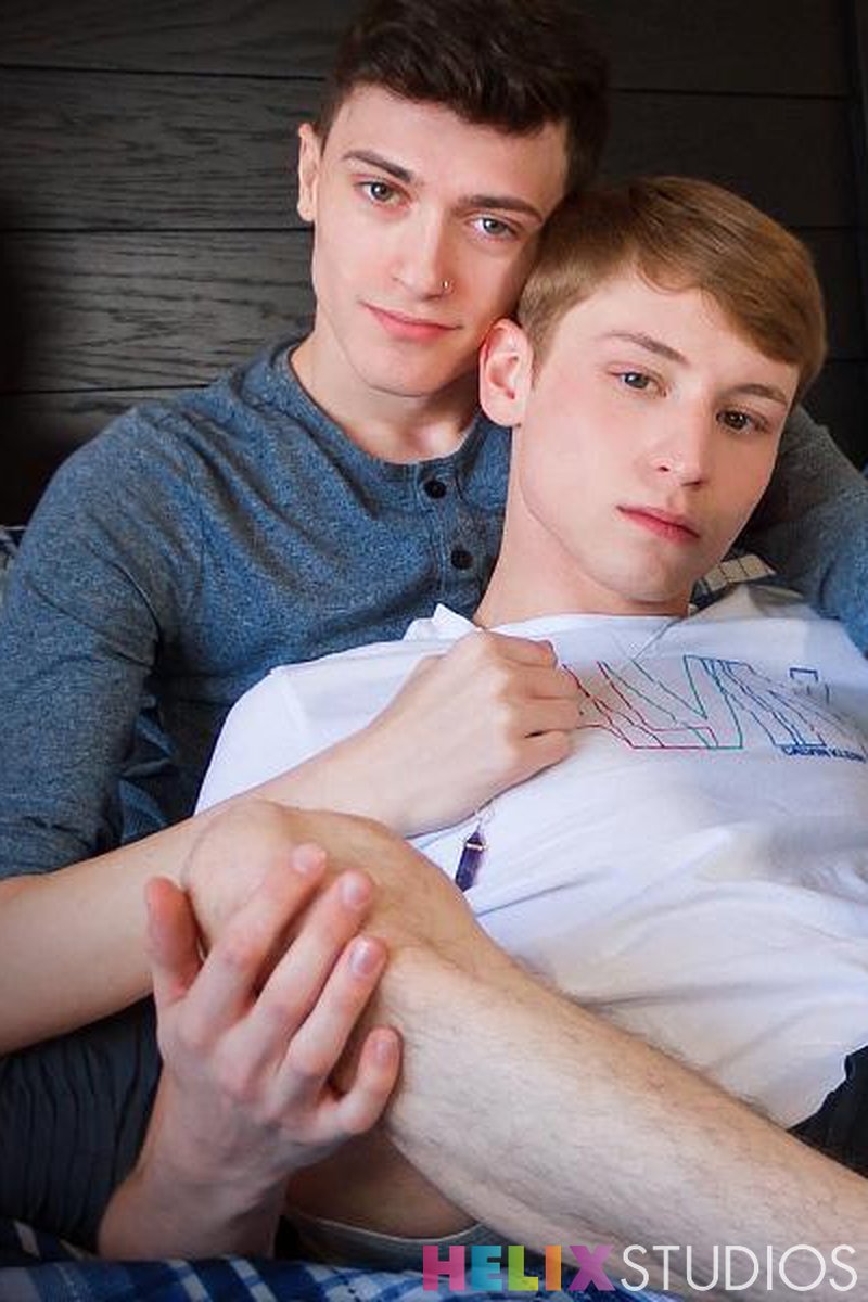 Hung Hookup - Screenshot 1 of 4 - Anal