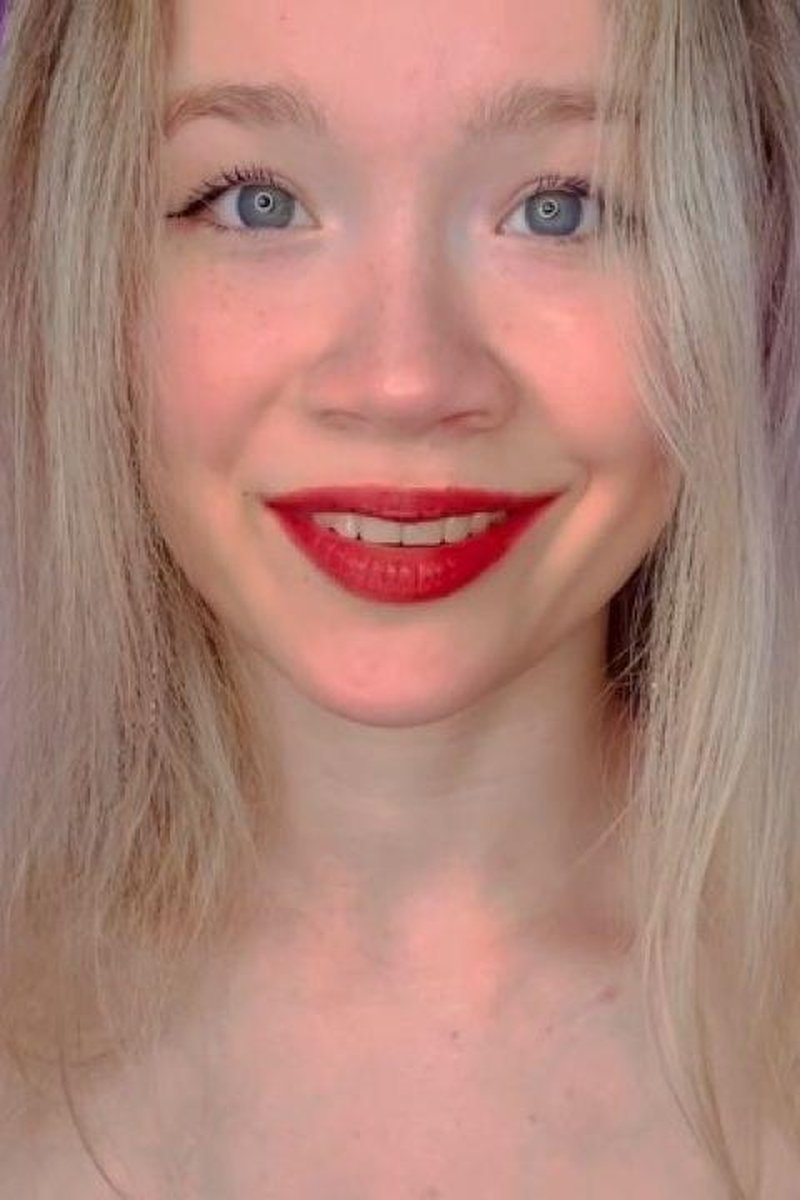Eye Contact - Screenshot 1 of 4 - Blonde Hair (Female)