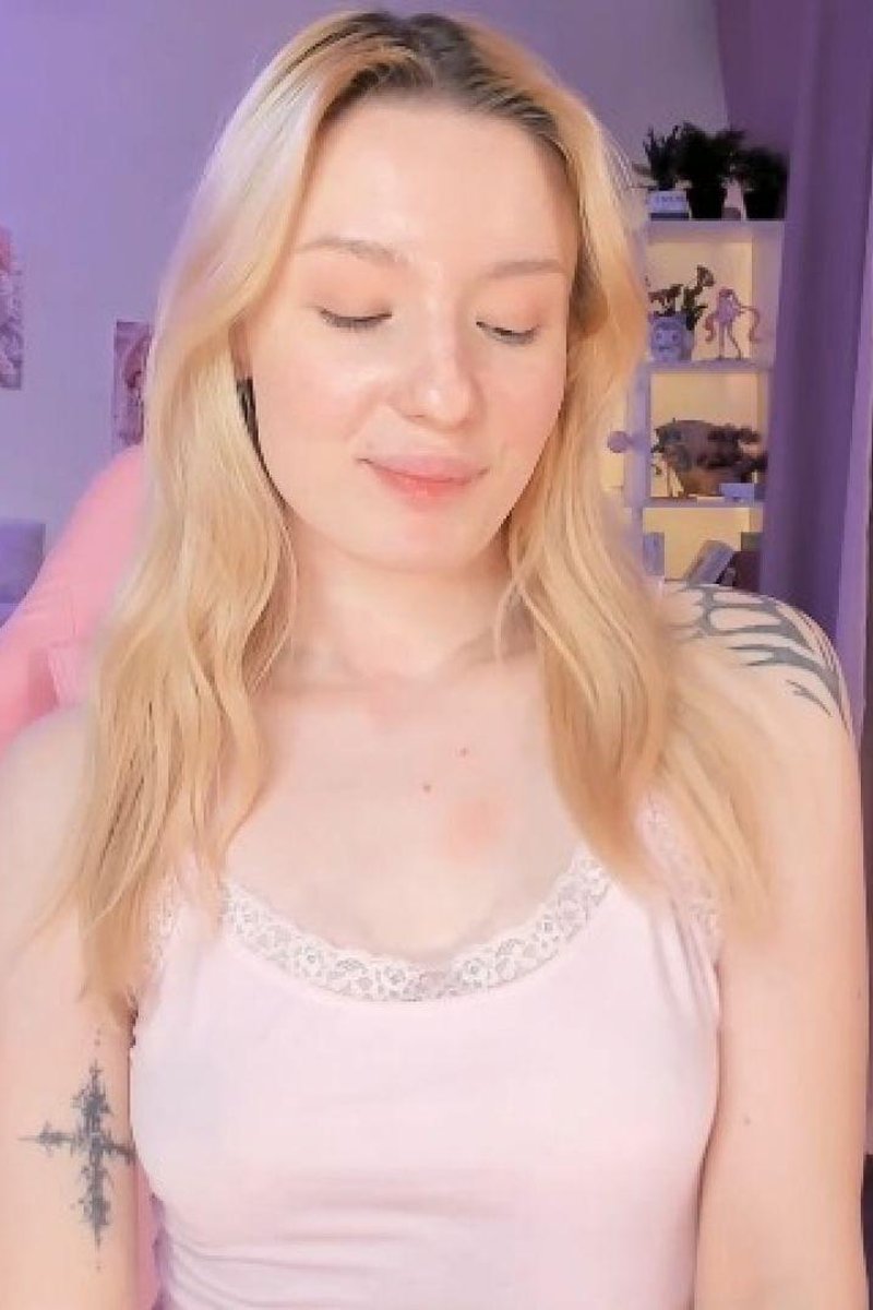Sexy Dance - Screenshot 1 of 4 - Babes