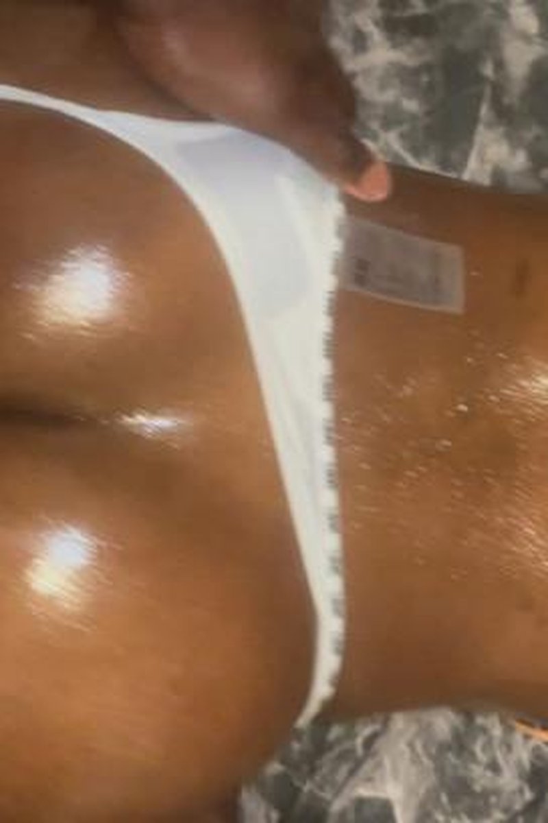 Oiled Ebony TS Gets Dominated By BBC - Screenshot 1 of 4 - BBC