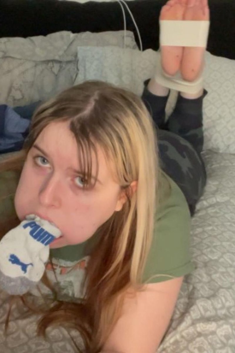 Sock Stuffer - Screenshot 1 of 4 - Foot Fetish