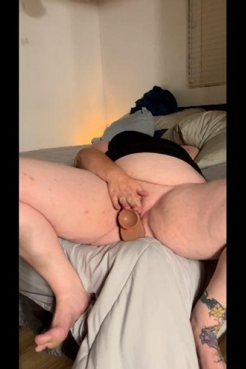 Name Drop Ryan - Screenshot 1 of 4 - BBW