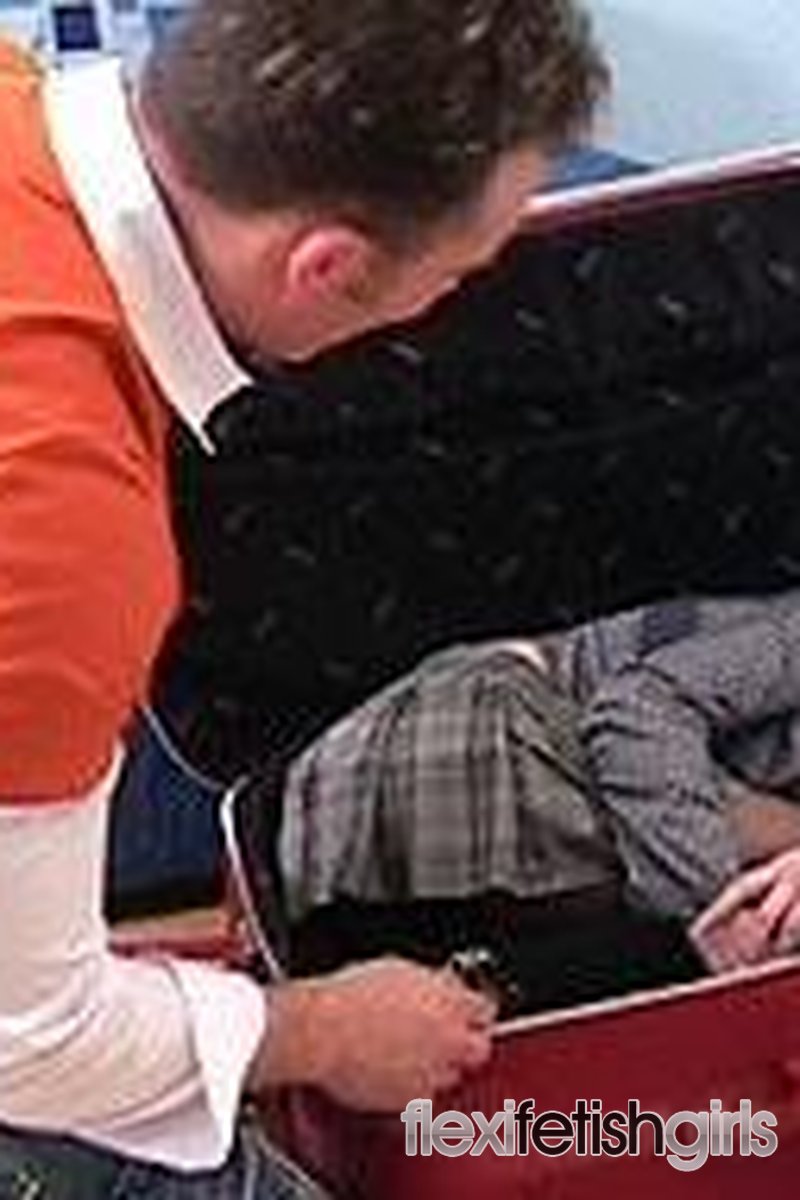 Flexi Passive Gets Dildo - Screenshot 1 of 4 - Alex