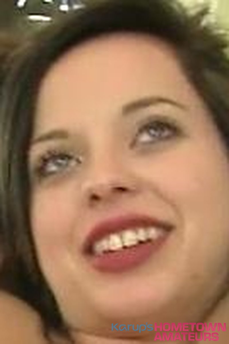 Aurora - Screenshot 1 of 4 - Aurora Monroe