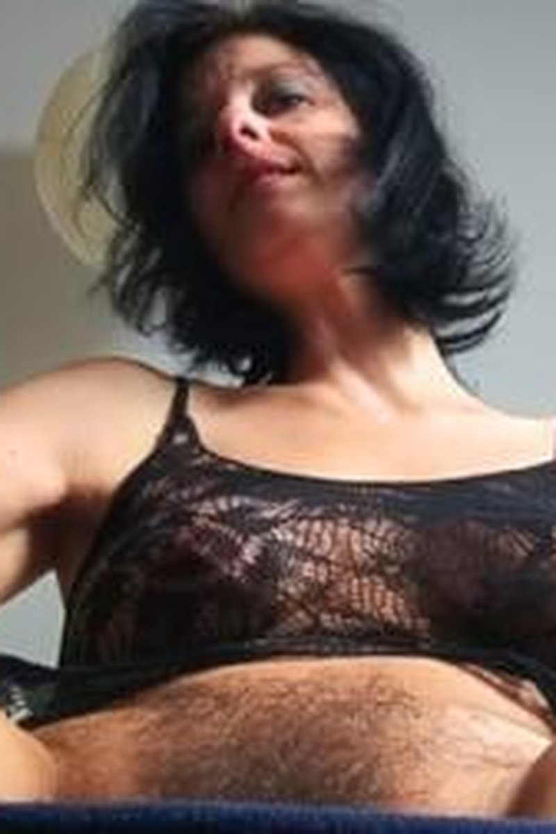 Facesitting - Screenshot 1 of 4 - All Girl