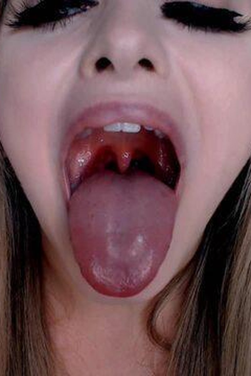 Moath / Throat Fetish - Screenshot 1 of 4 - Blonde Hair (Female)