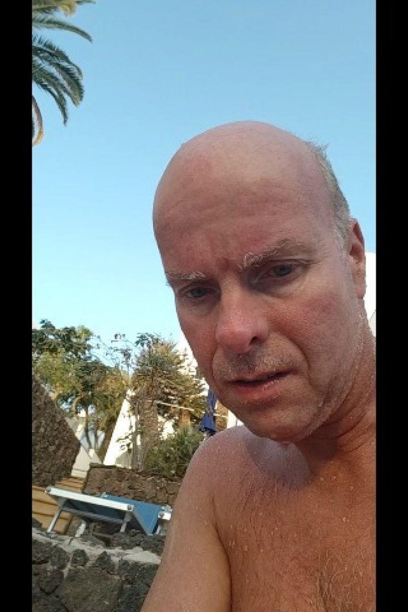 Teasing In Pool - Screenshot 1 of 4 - Outdoors