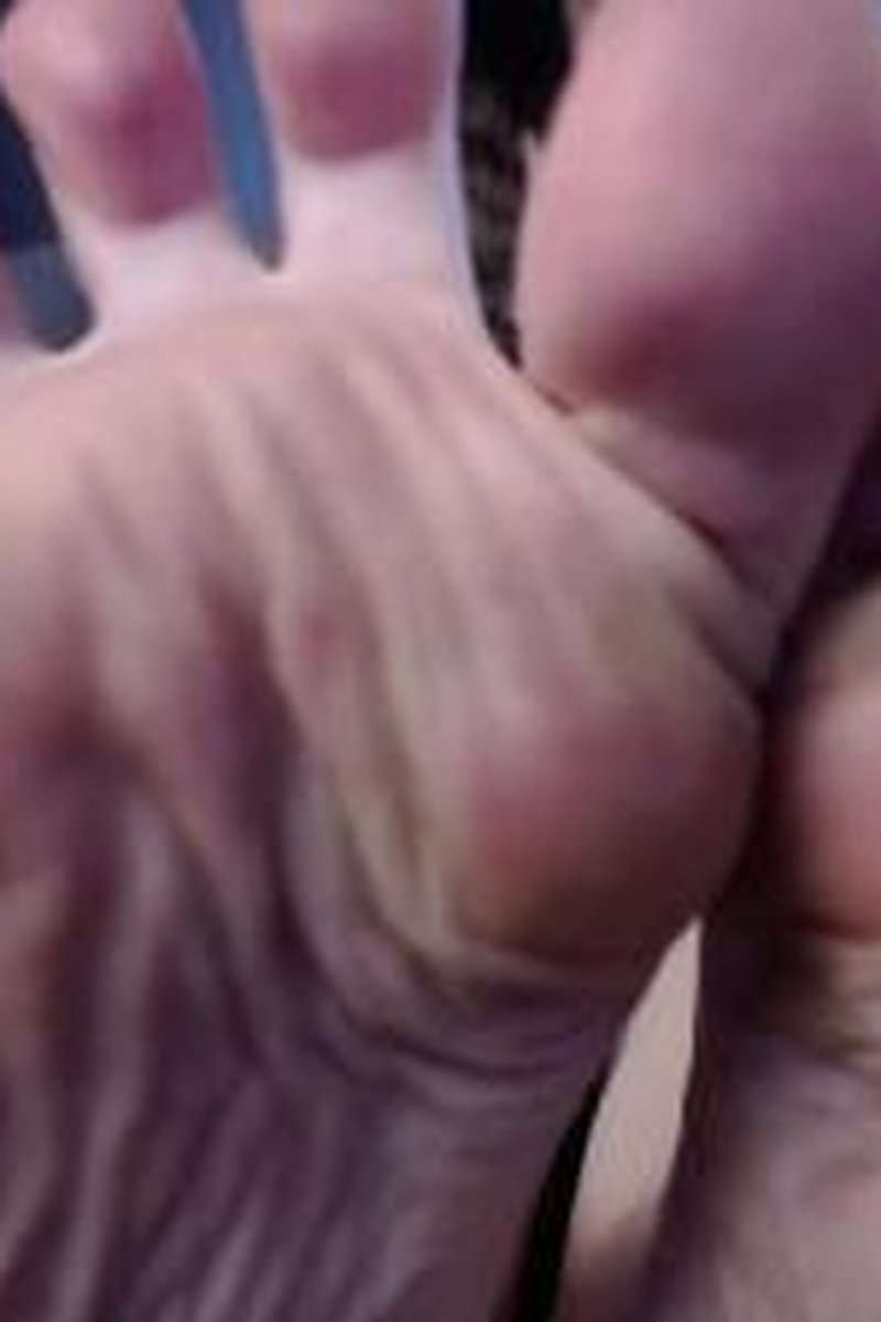 Toes Spread - Screenshot 1 of 4 - Foot Fetish