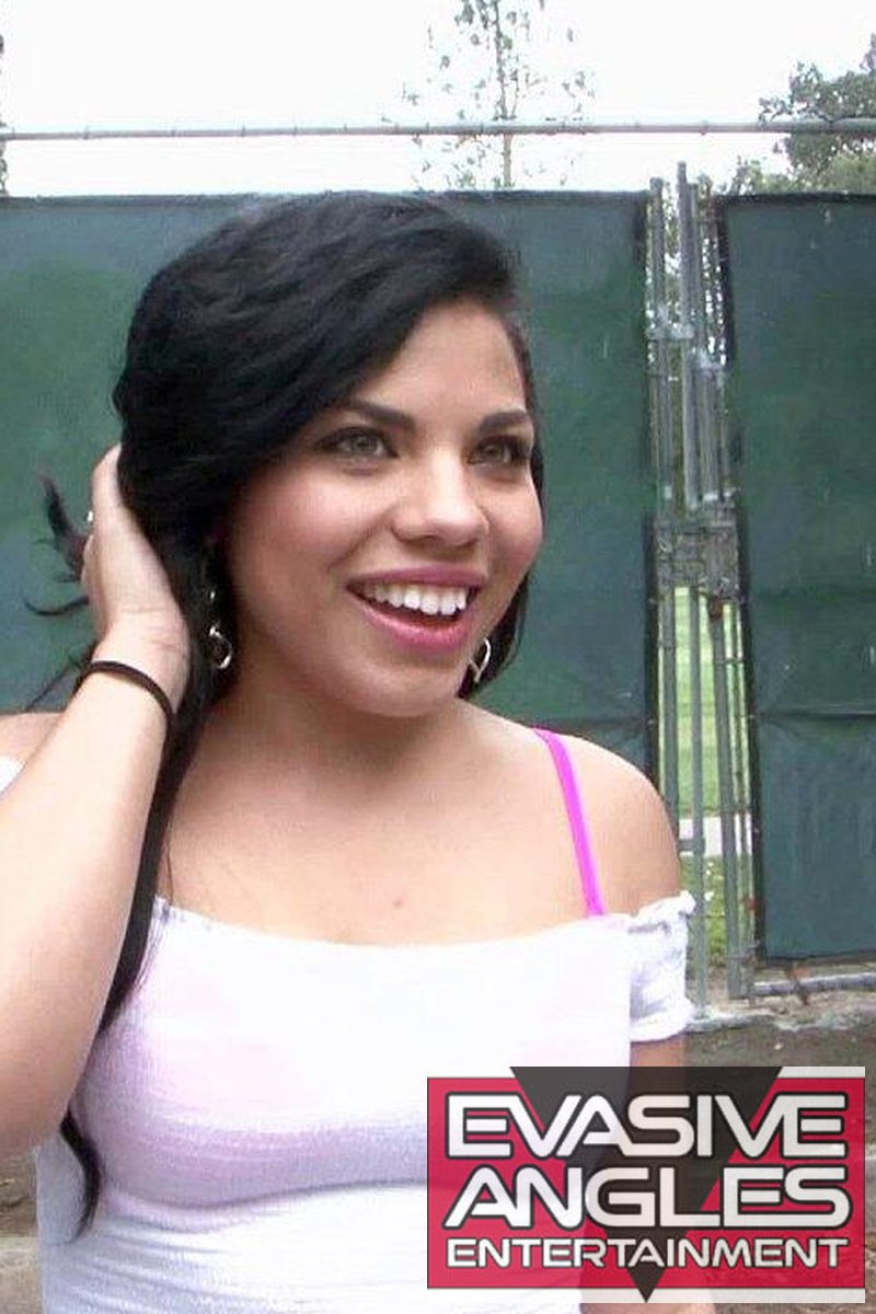Selena Rios Doesnt Want to Be a Virgin Anymore - Screenshot 1 of 4 - Brown Hair