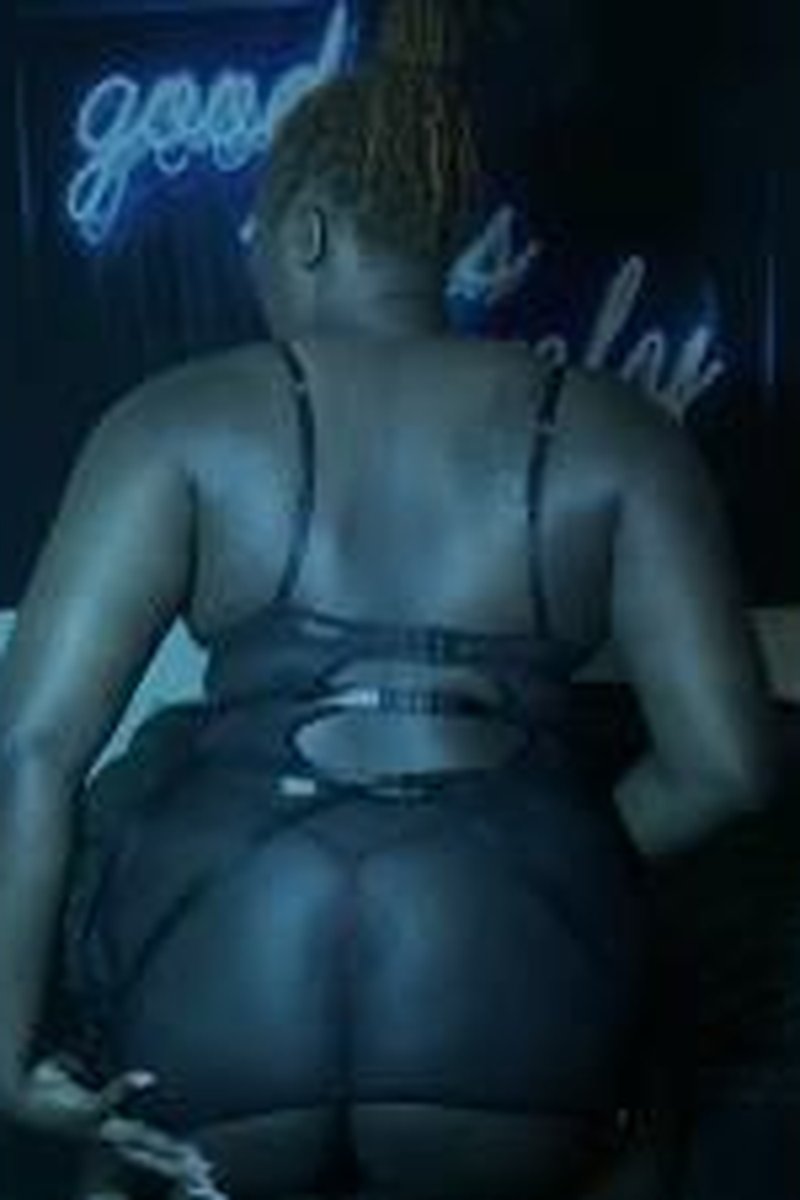 Sniff Loser - Screenshot 1 of 4 - Ass Fetish