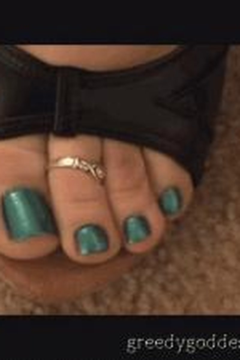 Dangerous Dangle - Screenshot 1 of 4 - Addiction Fetish