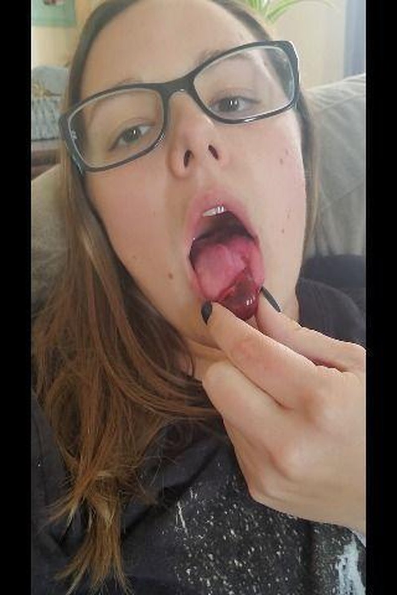 Eating Cherries - Screenshot 1 of 4 - BBW