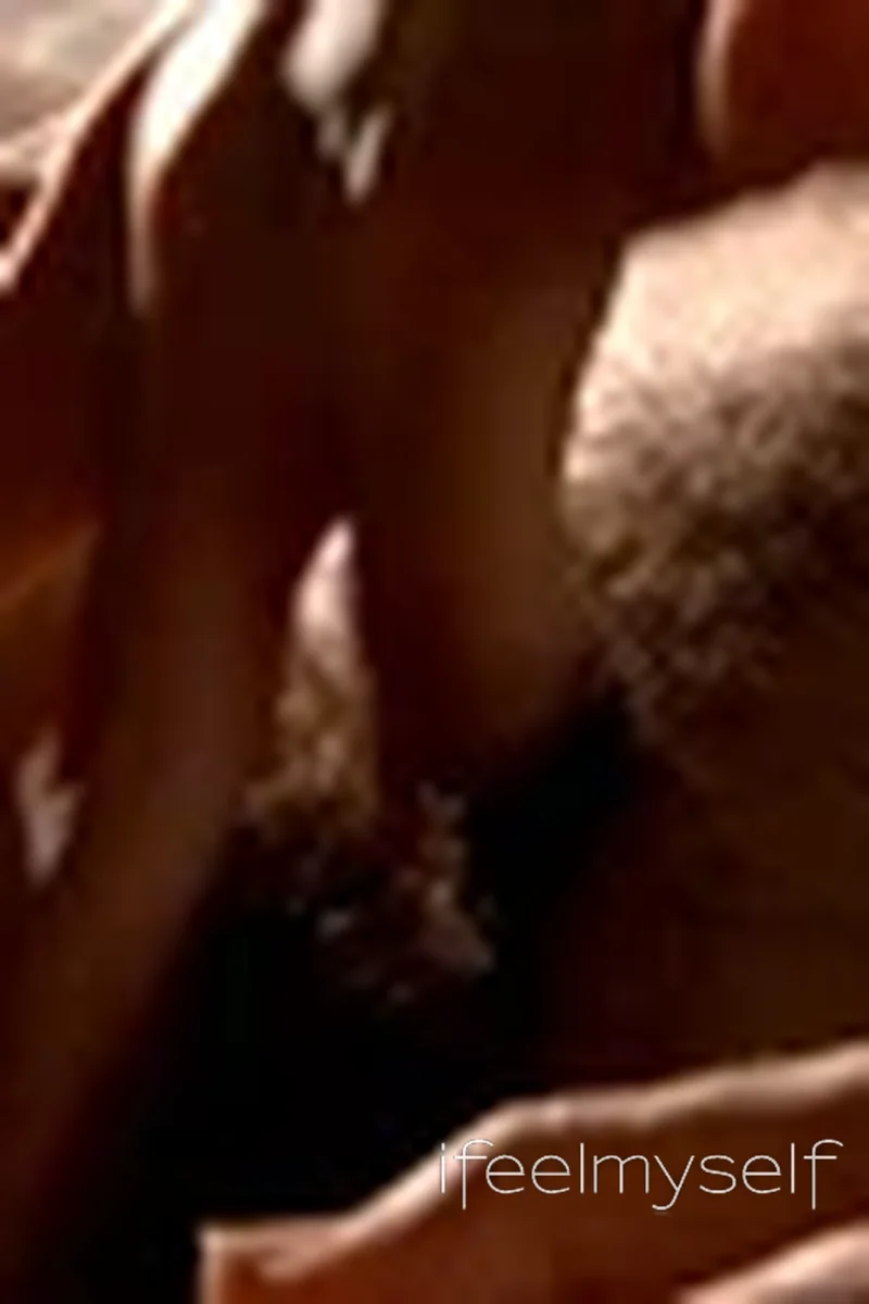 Rowen Up Close 2 - Screenshot 1 of 4 - Hairy Pussy