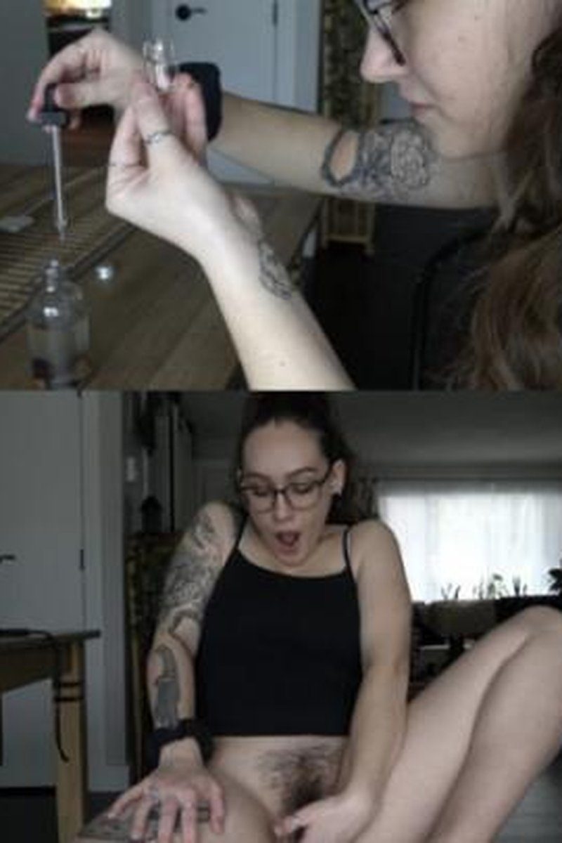 The Tiny Man Slave - Screenshot 1 of 4 - Close Up