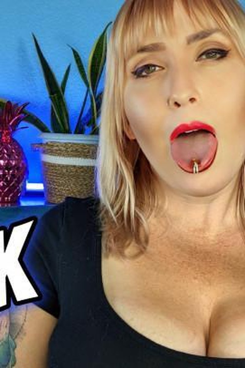 Tiny Snack - Screenshot 1 of 4 - Big Tits