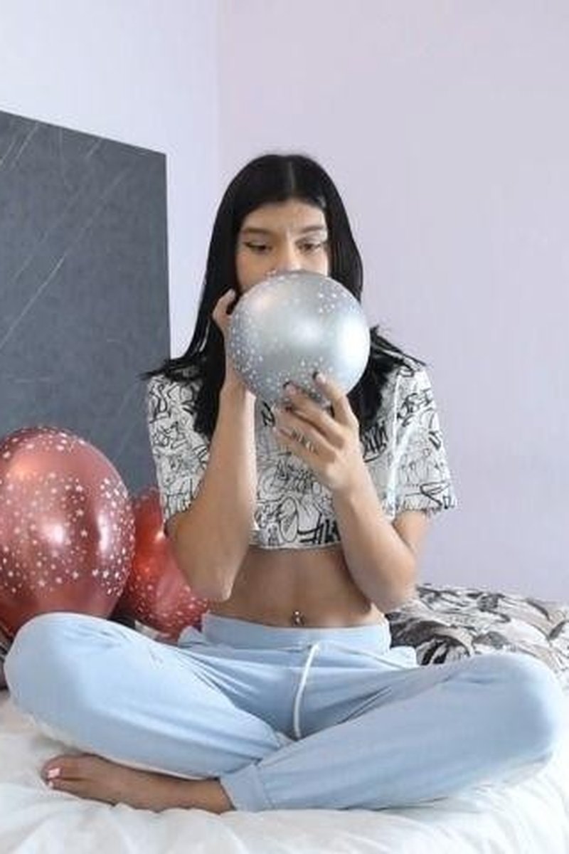 Exploding Bombs with My Ass - Screenshot 1 of 4 - Babes