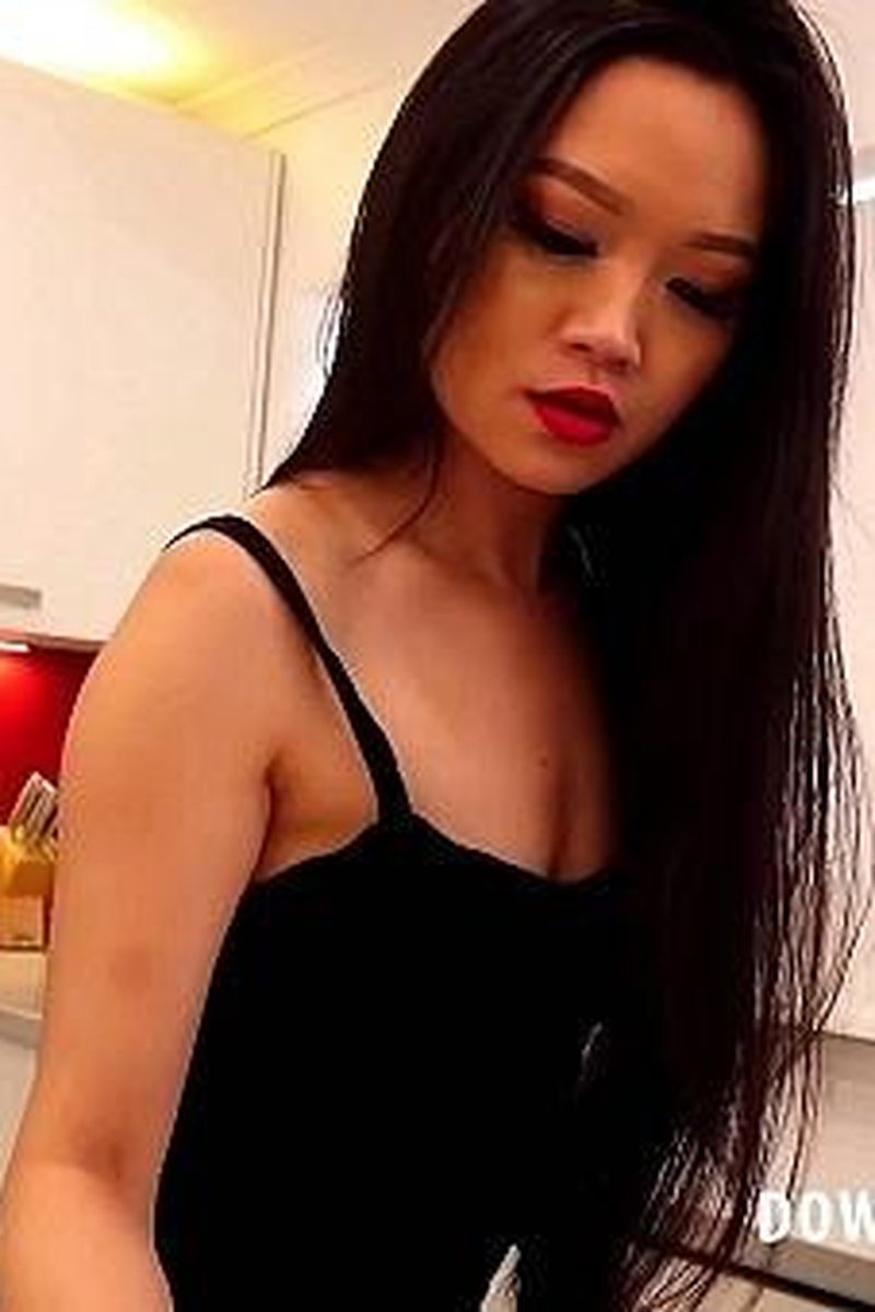 Louisa Lu - Screenshot 1 of 4 - Downblouse