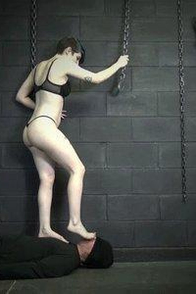 Trample Evaluation With Pixie Valentine (Multi-Angle) 720p Wmv - Screenshot 1 of 4 - Femdom