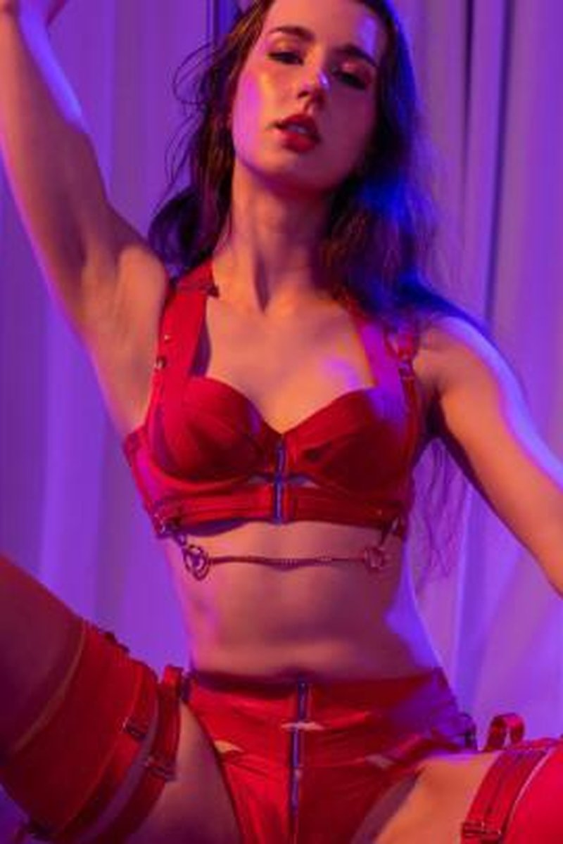 90s Stripper Striptease - Screenshot 1 of 4 - Brown Hair