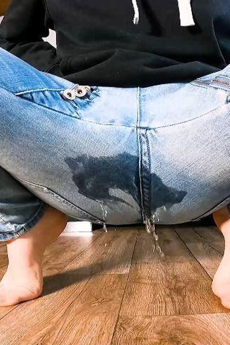 Fancy Wet Pants - Screenshot 1 of 4 - Fetish