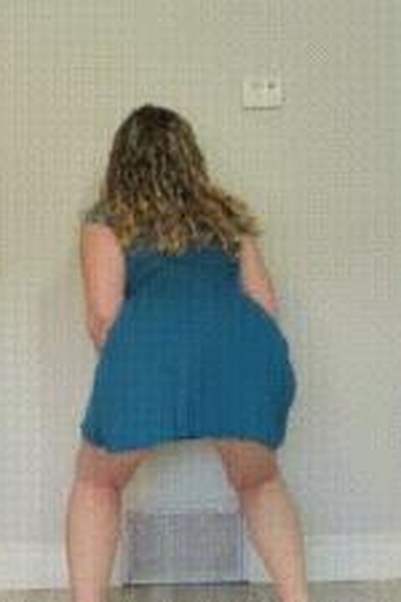 Striptease With Butt Plug - Screenshot 1 of 4 - Ass Fetish