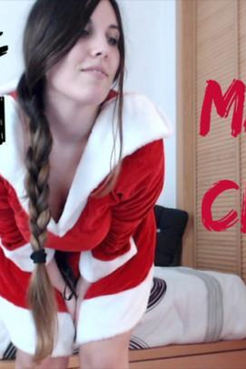 Mama Claus - Screenshot 1 of 4 - BBW