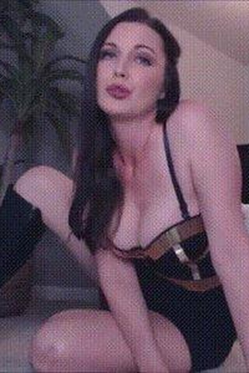 Inescapable Debt - Screenshot 1 of 4 - Anika Fall