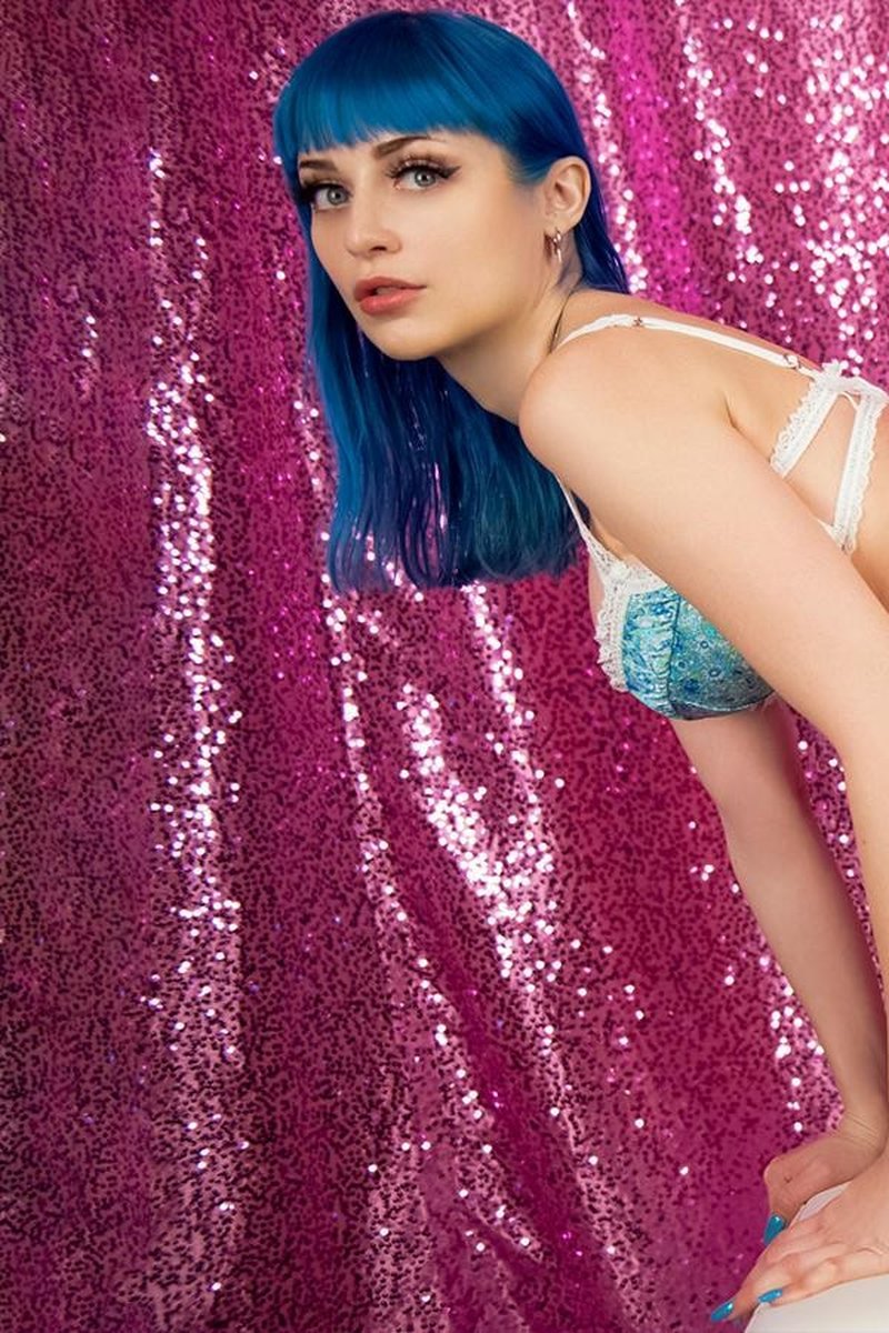 Blue-Haired Devil - Screenshot 1 of 4 - Adorable