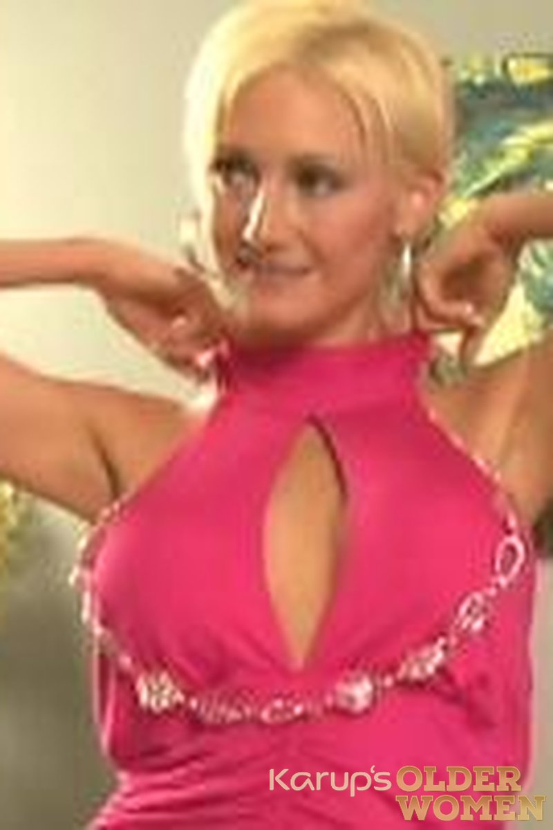 Kinzie - Screenshot 1 of 4 - Kinzie Fox