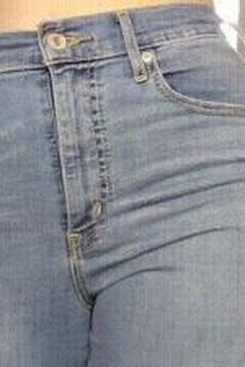 Jeans Model - Screenshot 1 of 4 - Ass Fetish