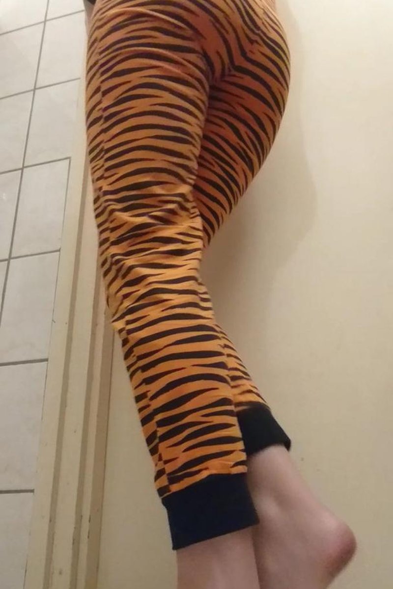 Tiger Piss - Screenshot 1 of 4 - Ass Worship