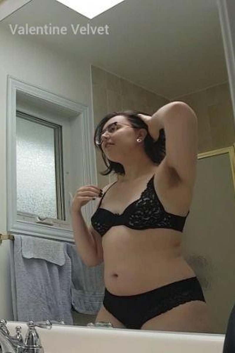Self Loving - Screenshot 1 of 4 - Bathroom